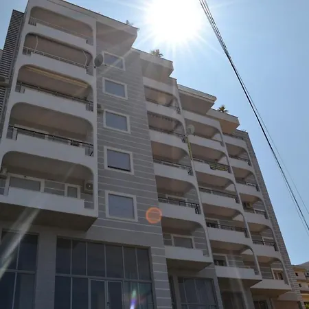 Sunset & Seaview Balcony Private Garage Vlorë